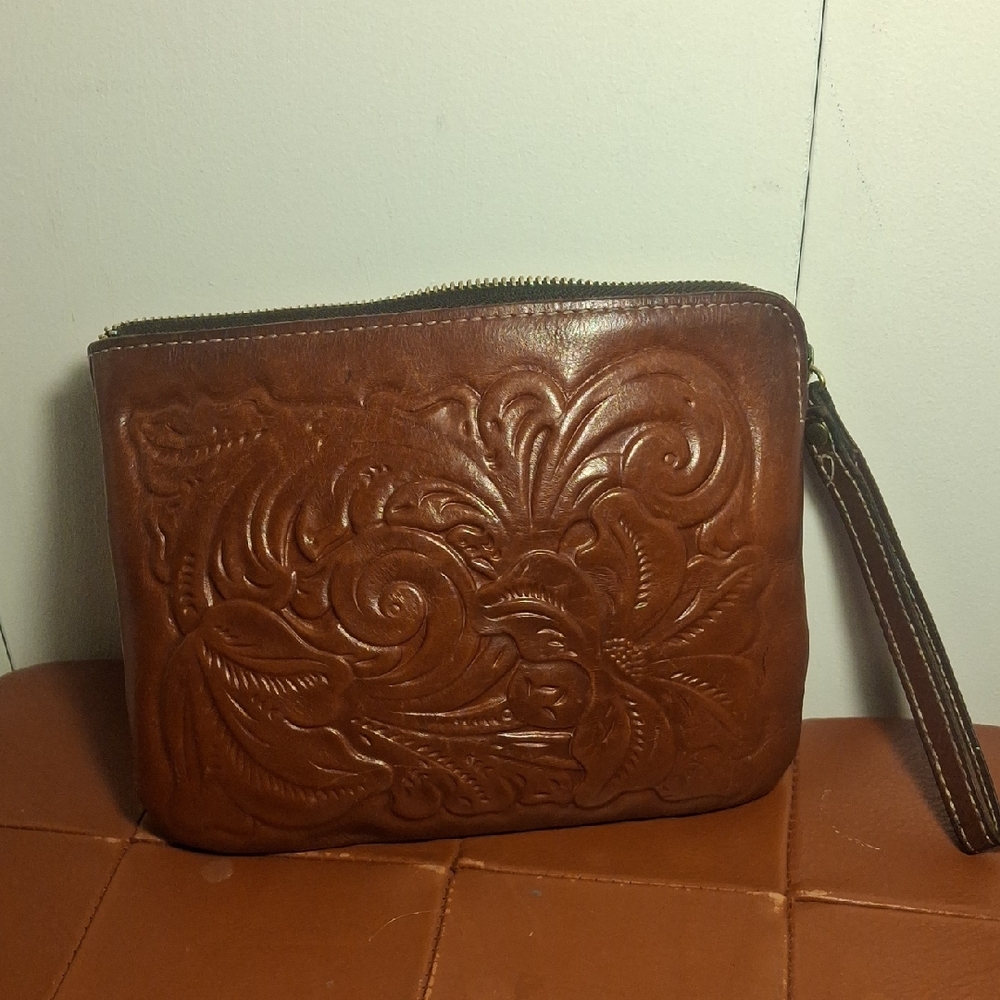 Patricia Nash Embossed Brown Leather Clutch/Wristlet - Picture 1 of 8